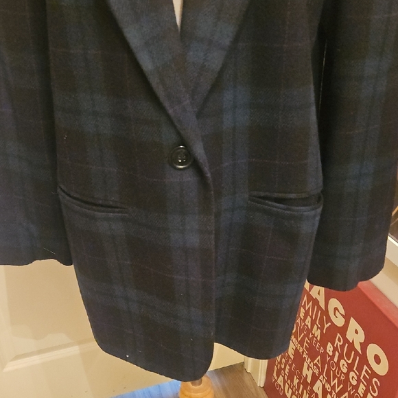 Sag Harbor Plaid Jacket with Black Accents - Picture 3 of 7